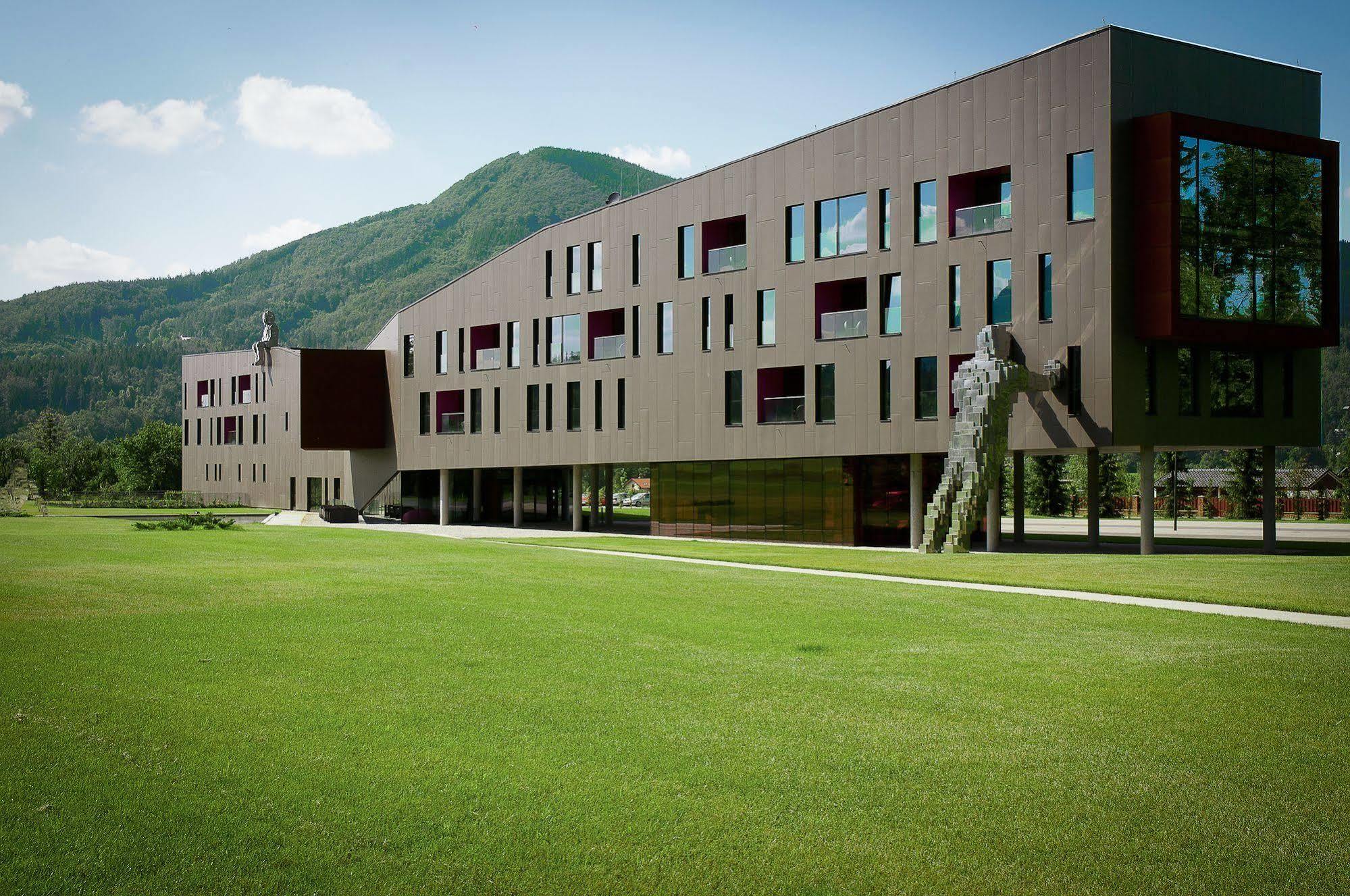 Miura Hotel 4*